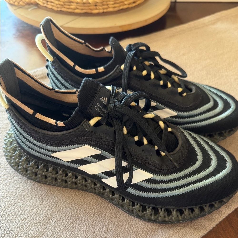 Parley X Adidas 4DFWD ‘Black Hazy Emerald’
Men’s Size 6 NWOT - Picture 7 of 11